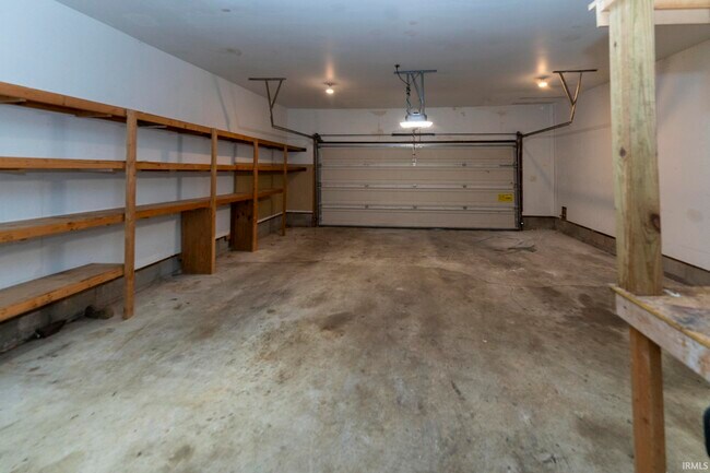 Building Photo - 7877 Marywood Dr