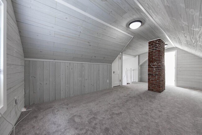 Building Photo - 1326 Massachusetts St