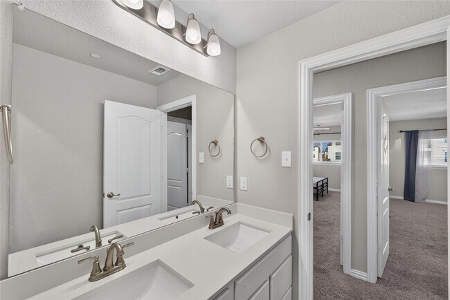 Building Photo - 3533 Cricket Dr
