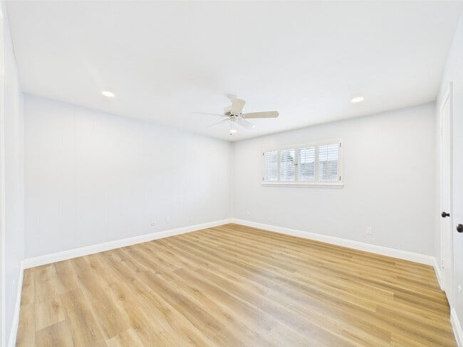 Building Photo - 10380 Briar Forest Dr