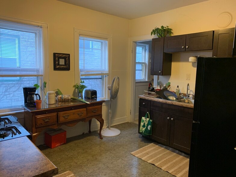 Building Photo - 2740 N Murray Ave