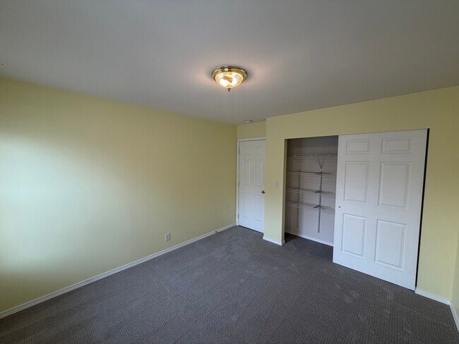 Building Photo - 7850 NE 148th St