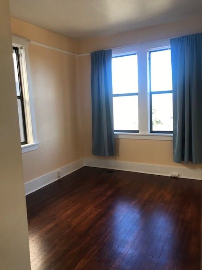 Building Photo - Adorable Jerome Home!! 2 Bedroom 1 Bath Contact Property Pros Property Management