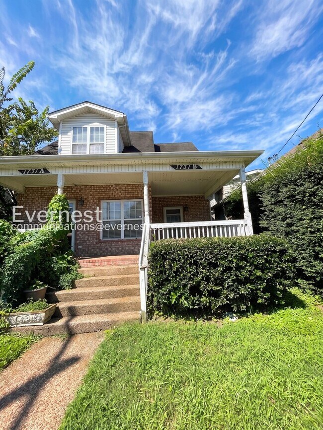 Building Photo - 3-Bed/2-Bath Townhome in Salemtown/Available Now!