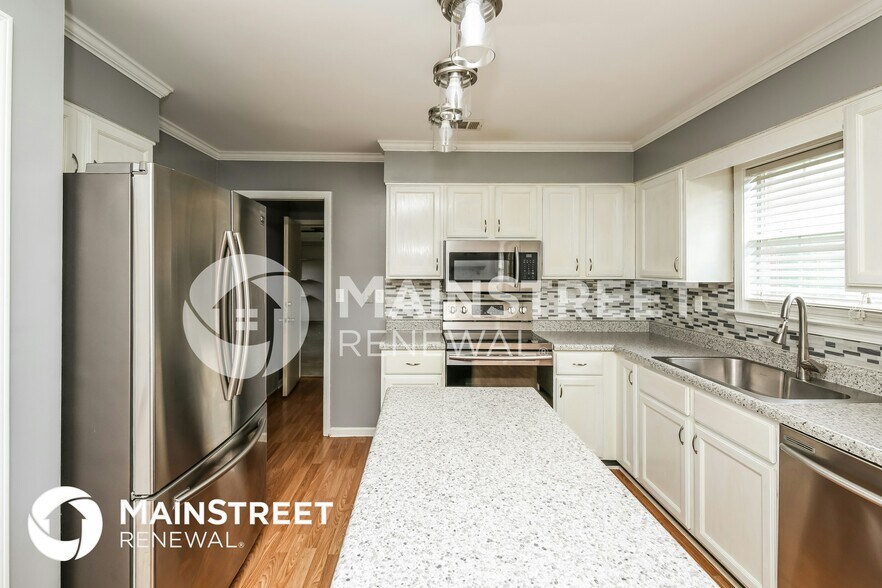 Building Photo - 4737 Calgary Cove