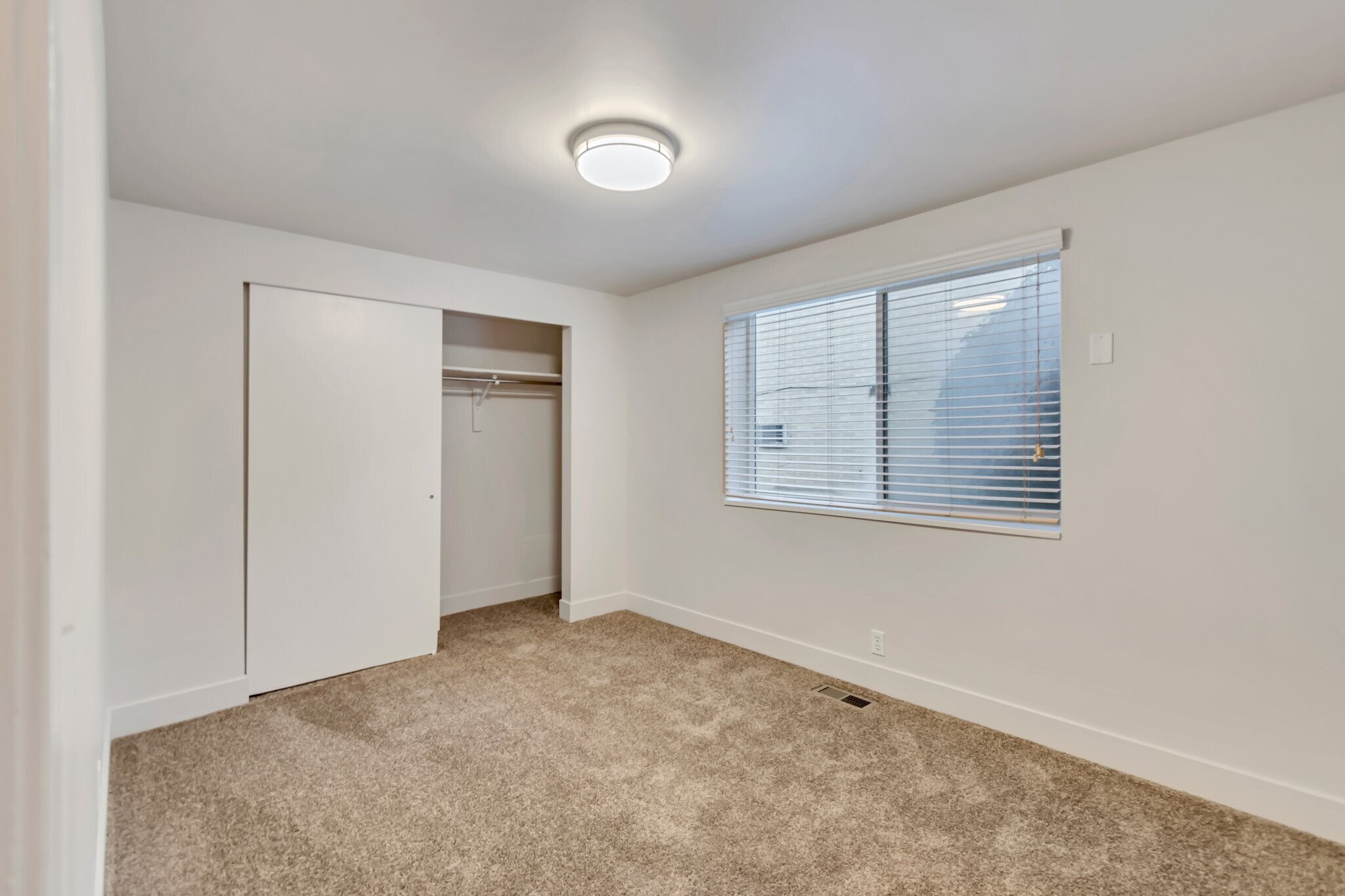 Building Photo - 2105 E 3300 S