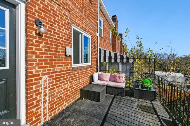 Building Photo - 1371 Adams St NE