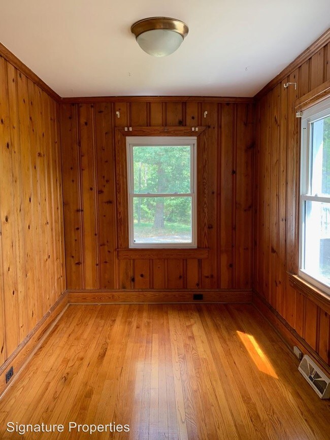Building Photo - 2 br, 1 bath House - 2016 Love Shop Road