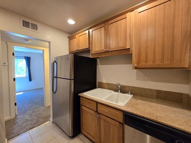 Building Photo - 601 W San Mateo Blvd