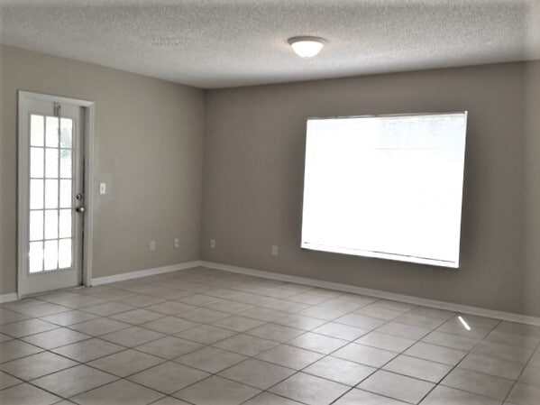 Building Photo - 1054 Royal Oaks Dr