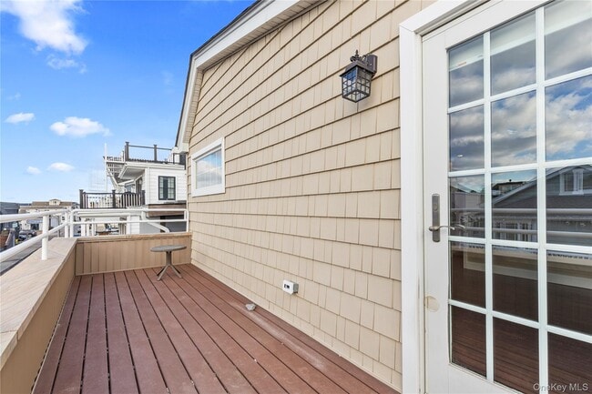 Building Photo - 40 New Hampshire St