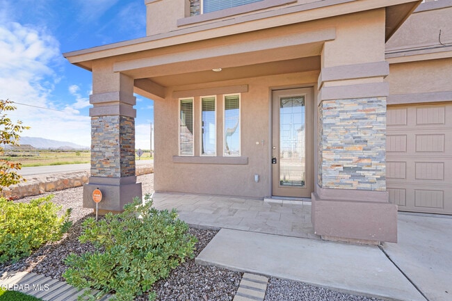 Building Photo - 585 Issa Circle