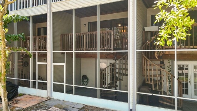 Building Photo - 9479 Tara Cay Ct