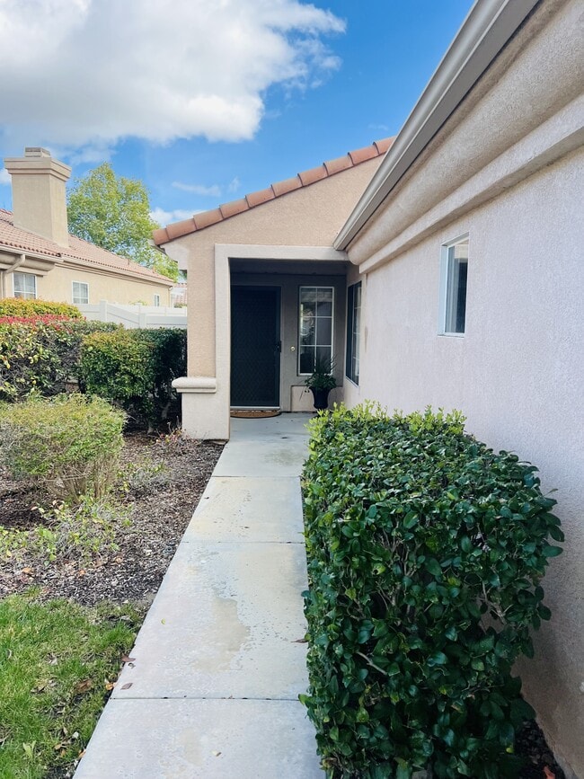 Building Photo - 40624 Corte Albara