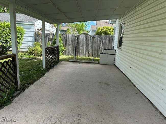 Building Photo - 48 N Navarre Ave