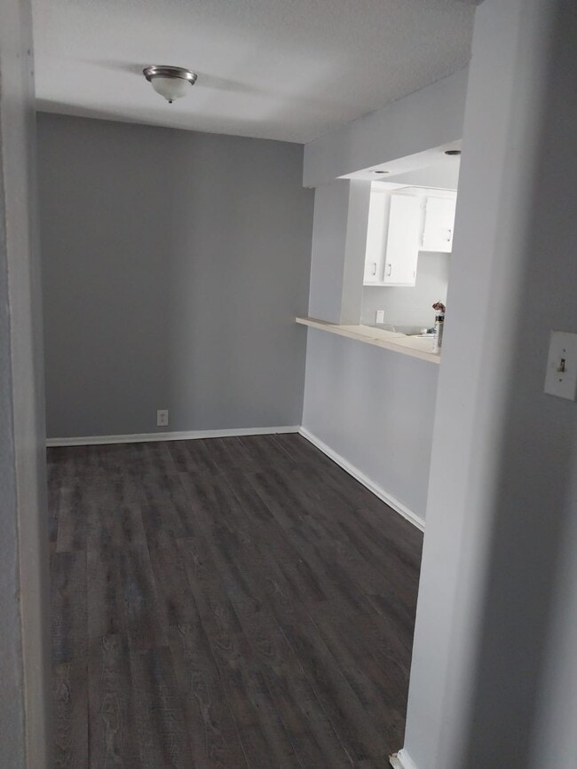 Building Photo - 6320 Riverside Dr