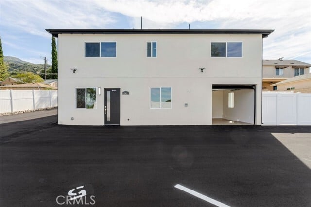 Building Photo - 10421 Pinyon Ave