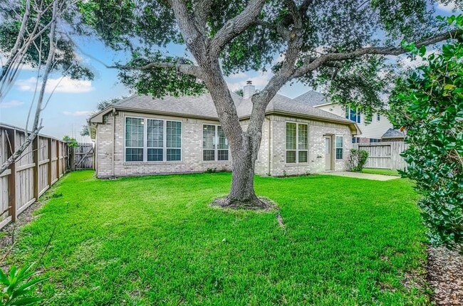 Building Photo - 7039 Clustering Oak Ct