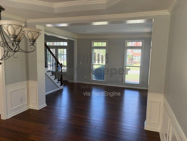 Building Photo - 245 Lockmeade Way