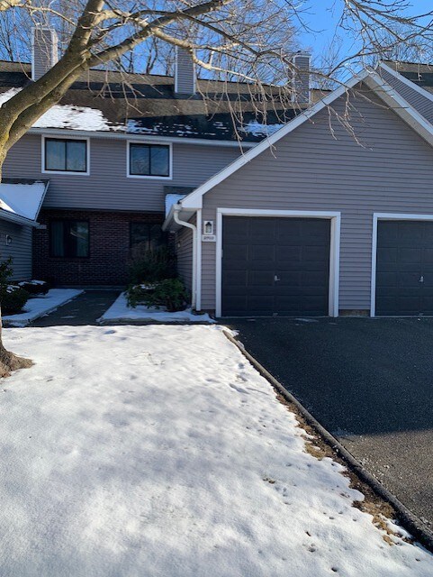 Building Photo - 2703 Mill Pond Dr