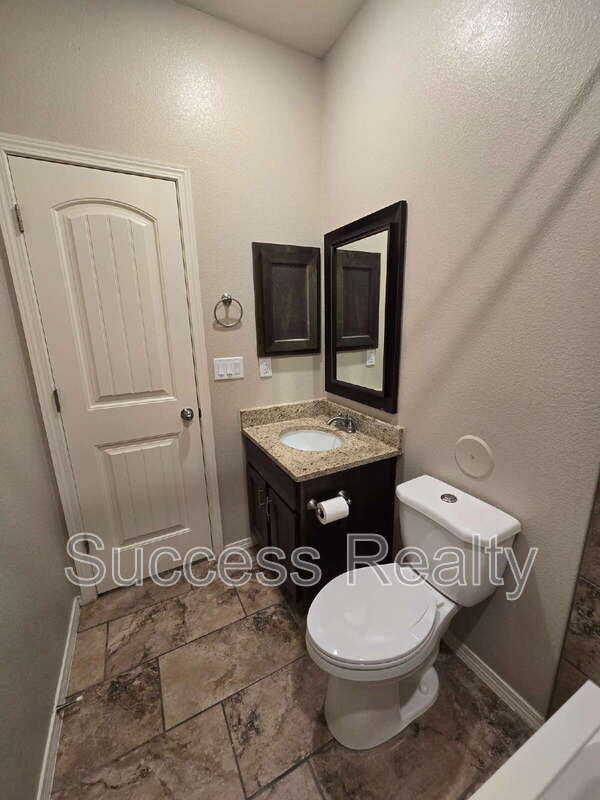 Building Photo - 10624 Hidden Chapel Pl