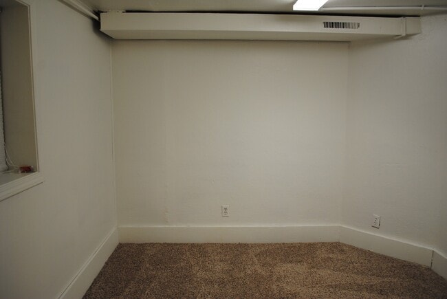 Building Photo - 541 S Walker Ave