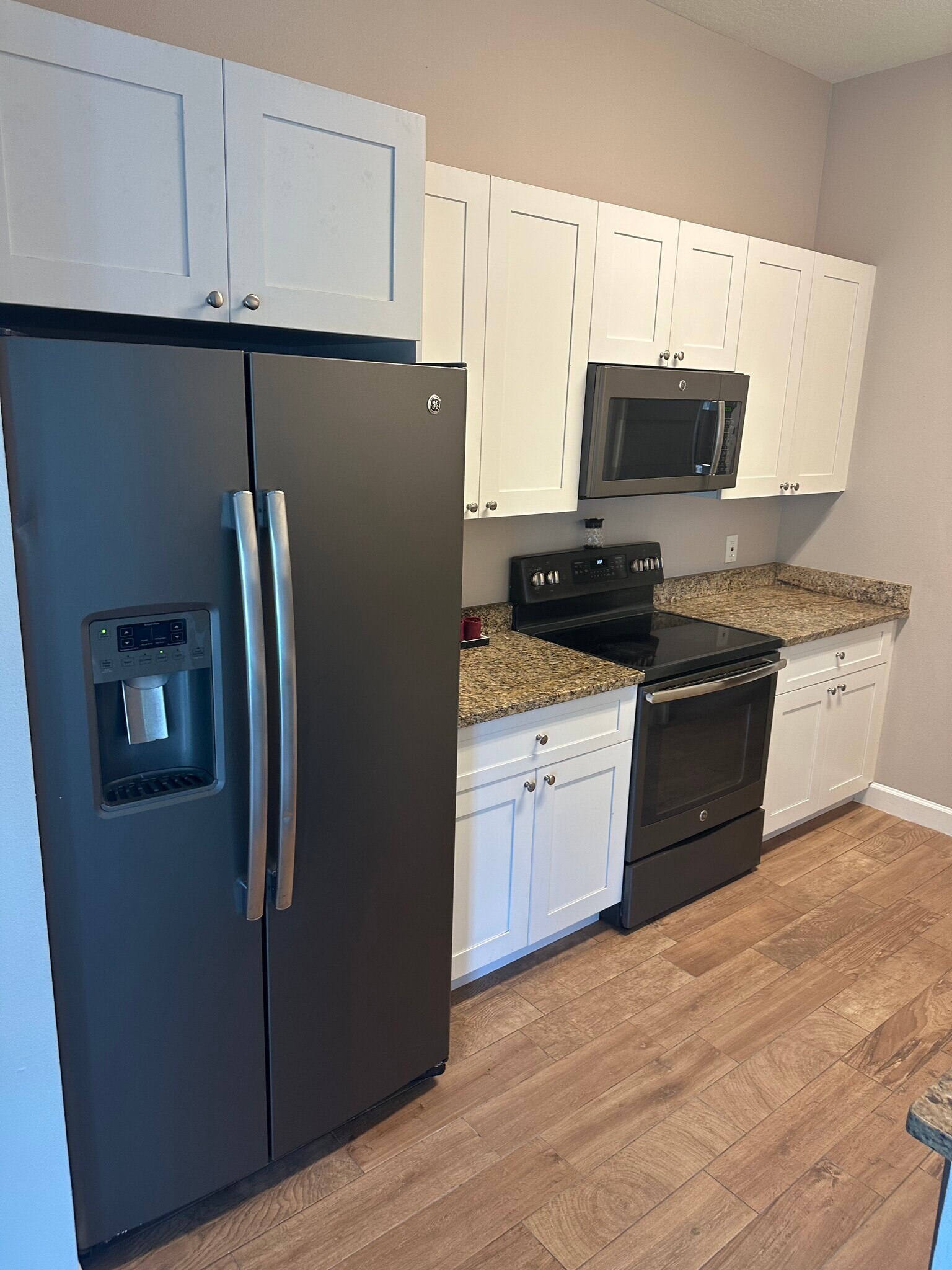 Building Photo - 1216 33rd Ave SW