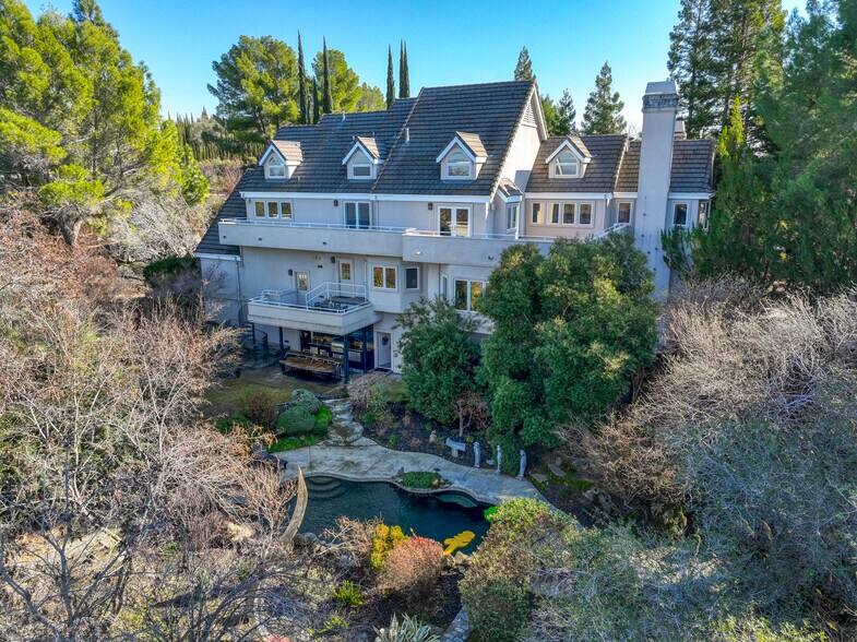 Building Photo - 8985 Vista de Lago Ct