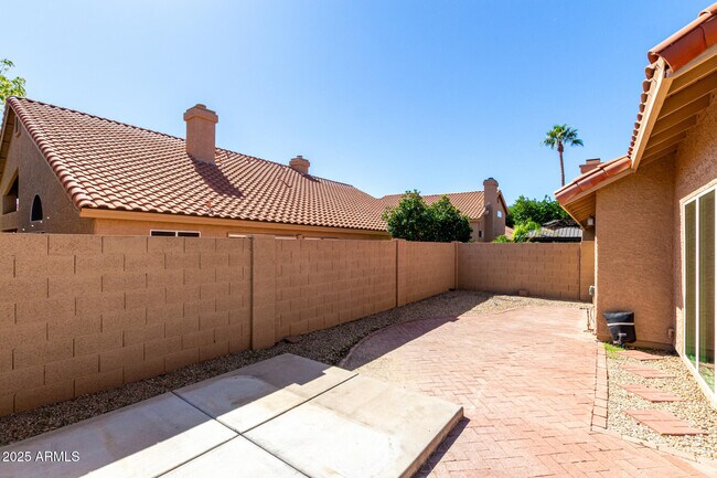 Building Photo - 9285 E Sutton Dr