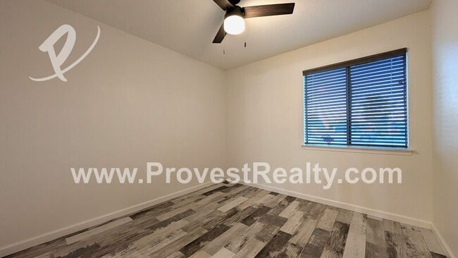 Building Photo - 10790 Sauk Rd