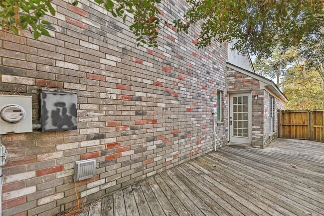 Building Photo - 98 S Village Knoll Cir