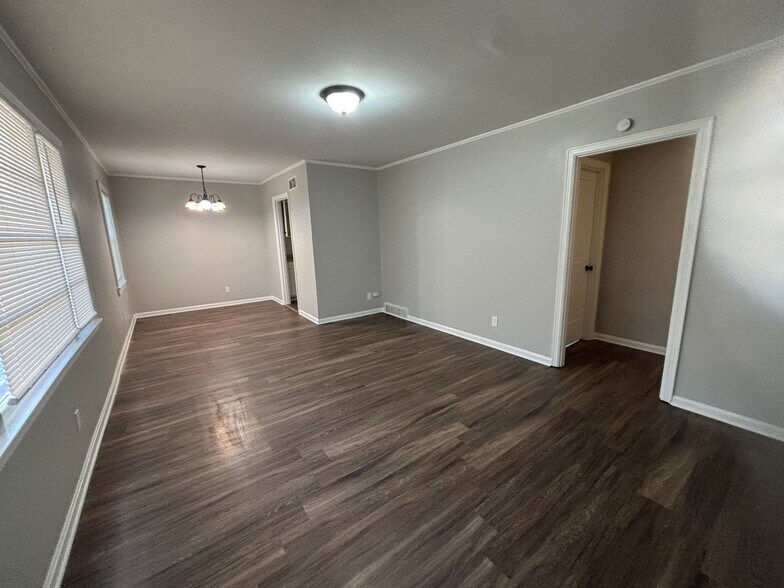 Building Photo - 2073 Gayle Ave