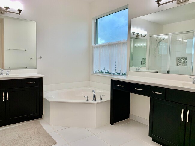 Building Photo - 9754 Celtic Sea Ln