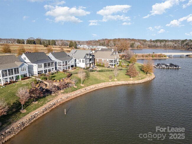 Building Photo - 112 Sisters Cove Ct