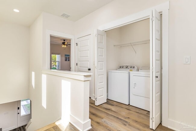 Building Photo - 520 N De Villiers St