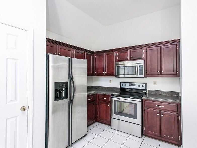 Building Photo - 8291 Cross Point Dr