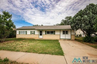 Building Photo - 1704 Laura Ln