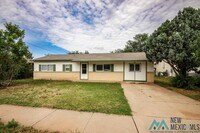 Building Photo - 1704 Laura Ln