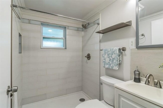 Building Photo - 5390 S Manatee Terrace