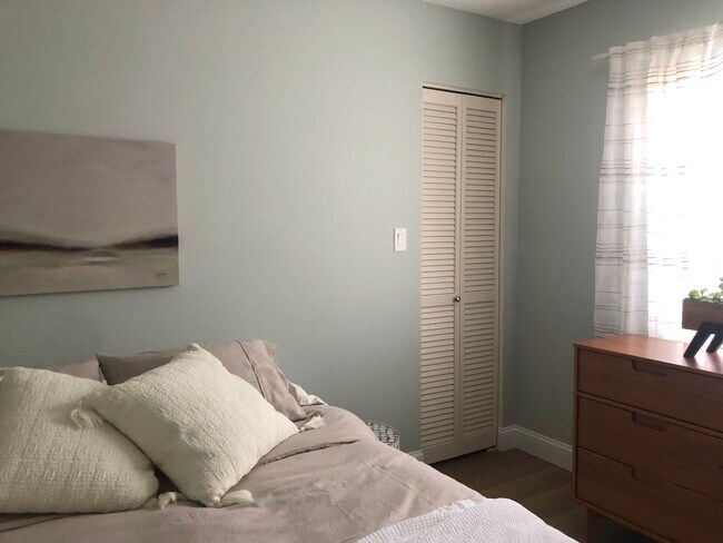GUEST BEDROOM - 630 Bird Bay Dr E