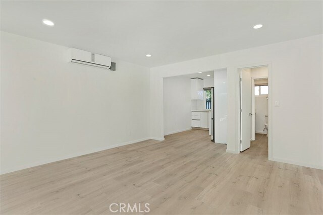 Primary Photo - 11918 Hart St