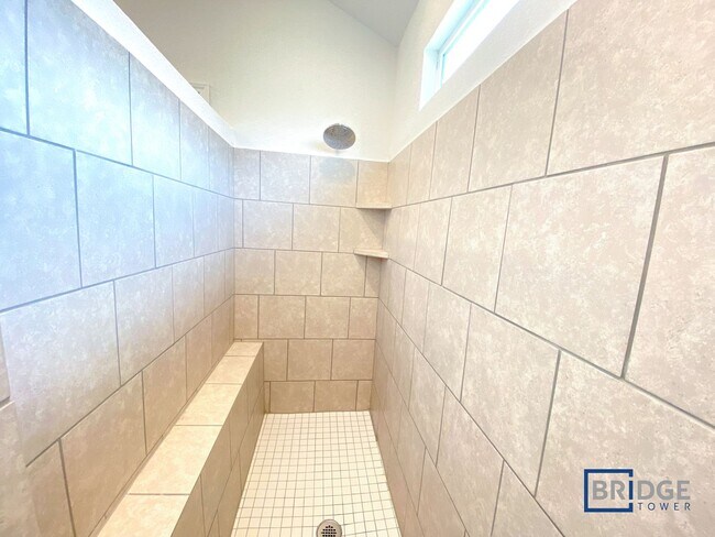 Building Photo - 2720 Coral Vly