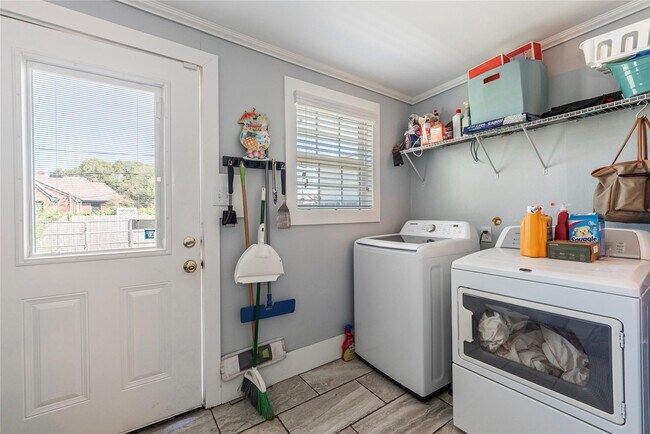 Building Photo - 4508 Avenue O 1/2