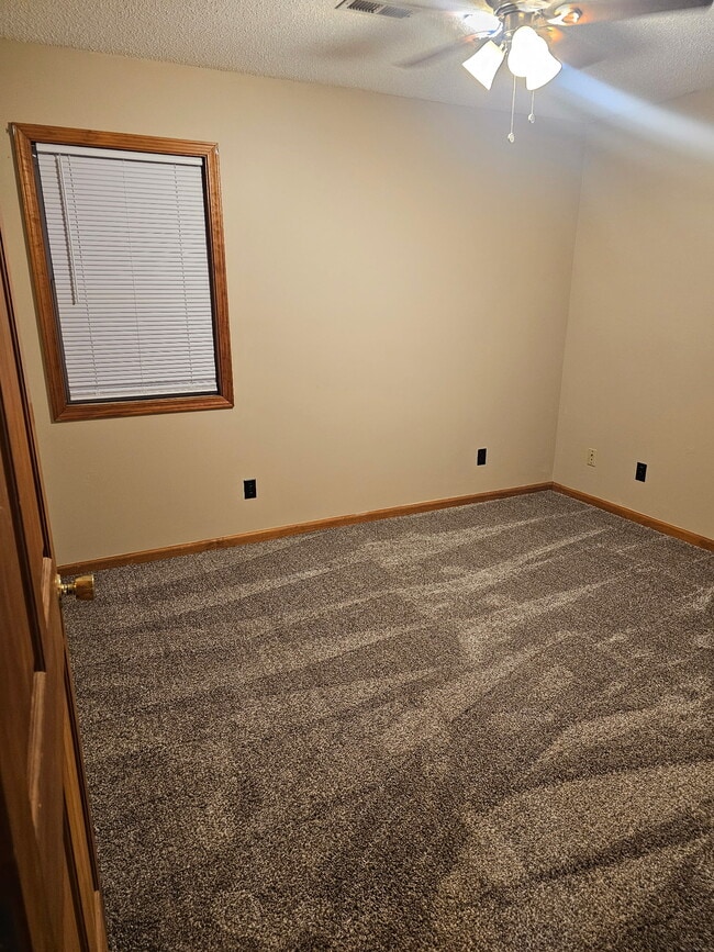 Building Photo - 204 W State St