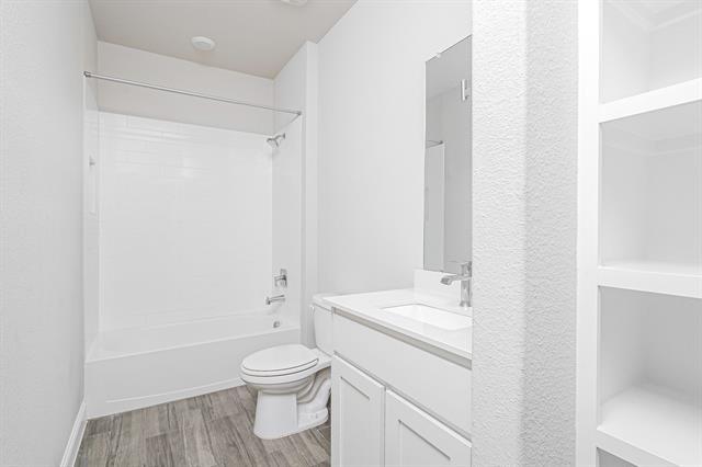 Building Photo - 2205 Redwing Dr