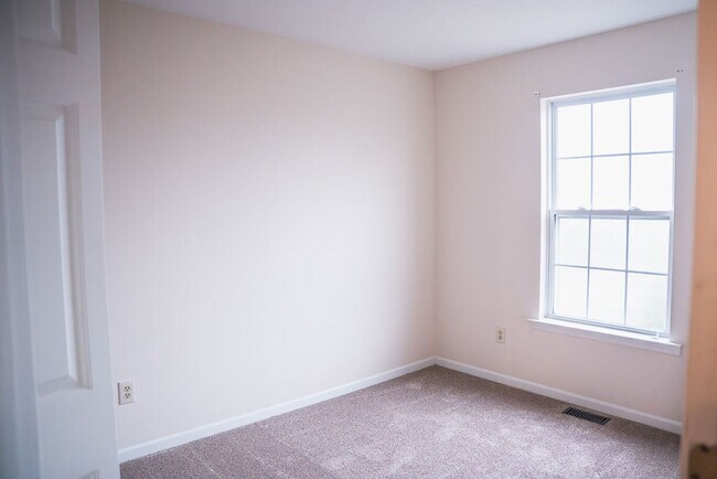 Building Photo - 149 Sunnyside Ln