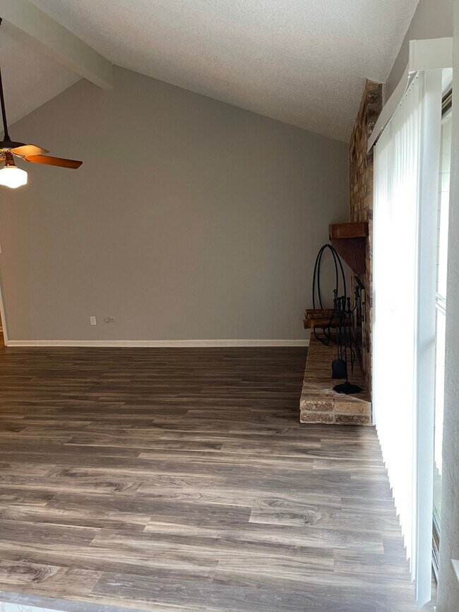 Building Photo - 5003 Spring Forest Dr