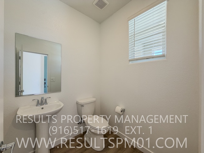 Building Photo - Brand new 3 Bedroom home. Wonderful amenities!