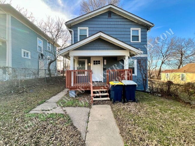 Building Photo - MOVE IN SPECIAL!! Updated 4 Bed 3 Bath Home in KCMO-Available NOW!! MOVE IN SPECIAL $200 OFF 2nd ...