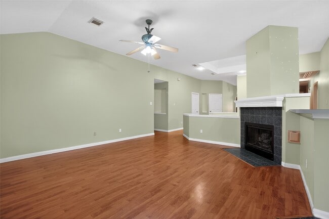 Building Photo - 12530 Meadowglen Dr